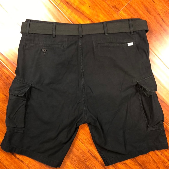Levi's Black Cotton Cargo With Belt Shorts - Picture 16 of 16